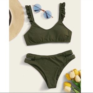 SHEIN Green ruffle bikini set NWOT